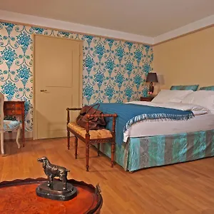 Townhouse Boutique שוויץ